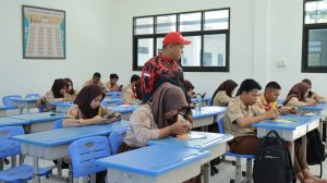 Peningkatan Kompetensi Literasi dan Numerasi dalam Rangka Mempersiapkan Siswa SMAS Bina Bangsa-01 Menghadapi Dunia Kerja dan Perkuliahan